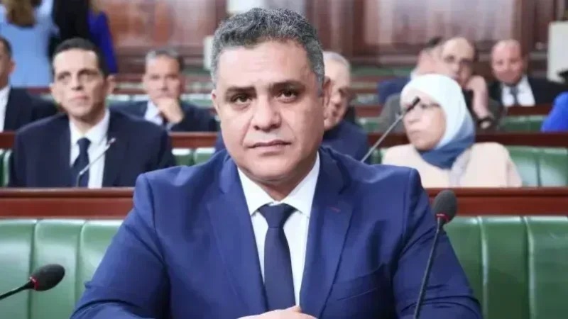 من المرج أن تكون المروج من بينها وزير الداخلية يعلن: إتمام صفقة بـ 100 مليون دينار لشراء 460 آلية و 7300 حاوية لـ 200 بلدية